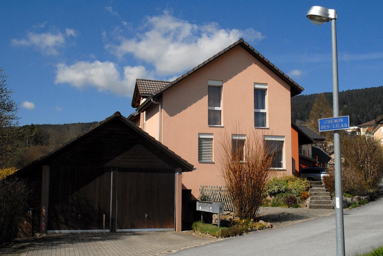 Appartment Aux Lilas Les Geneveys-sur-Coffrane Exterior foto